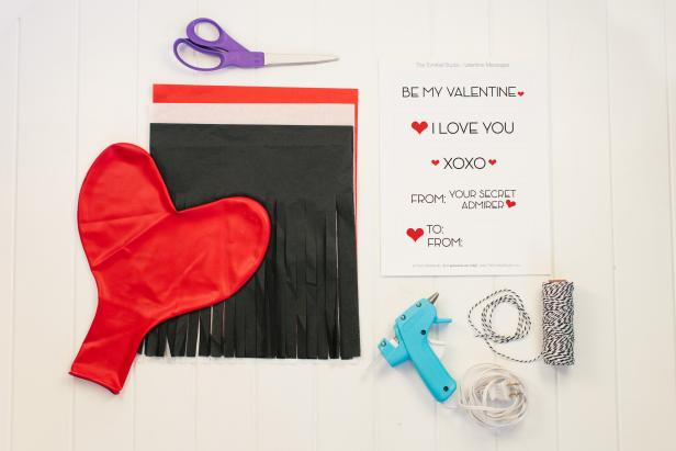 CI_TomKat-Studio-Teen-Valentines-Day-Heart-Balloon-Tools-and-Materials_s4x3
