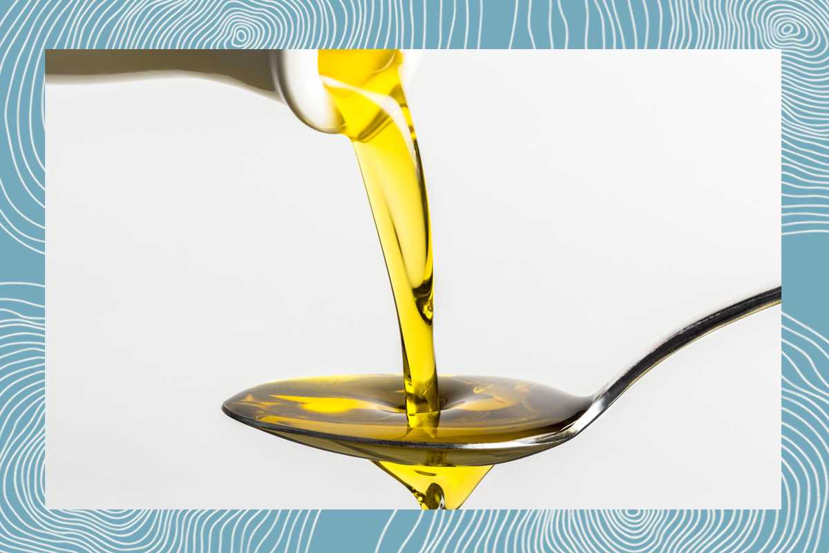 Co byste měli vědět, než si doma začnete přidávat olivový olej do kávy