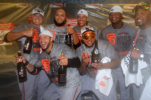 San Franciscon jättiläiset juhlivat World Series -voitoa Mumm Napa -kuohuviinillä