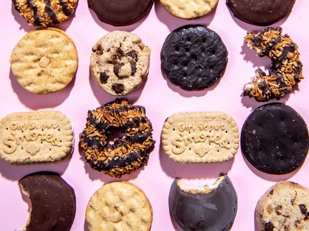 Aquí están todos los sabores de galletas Girl Scout 2024 (y cómo identificarlos)