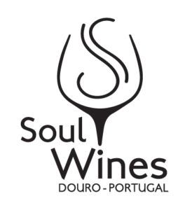 Vynas palei vingiuotą Douro upę