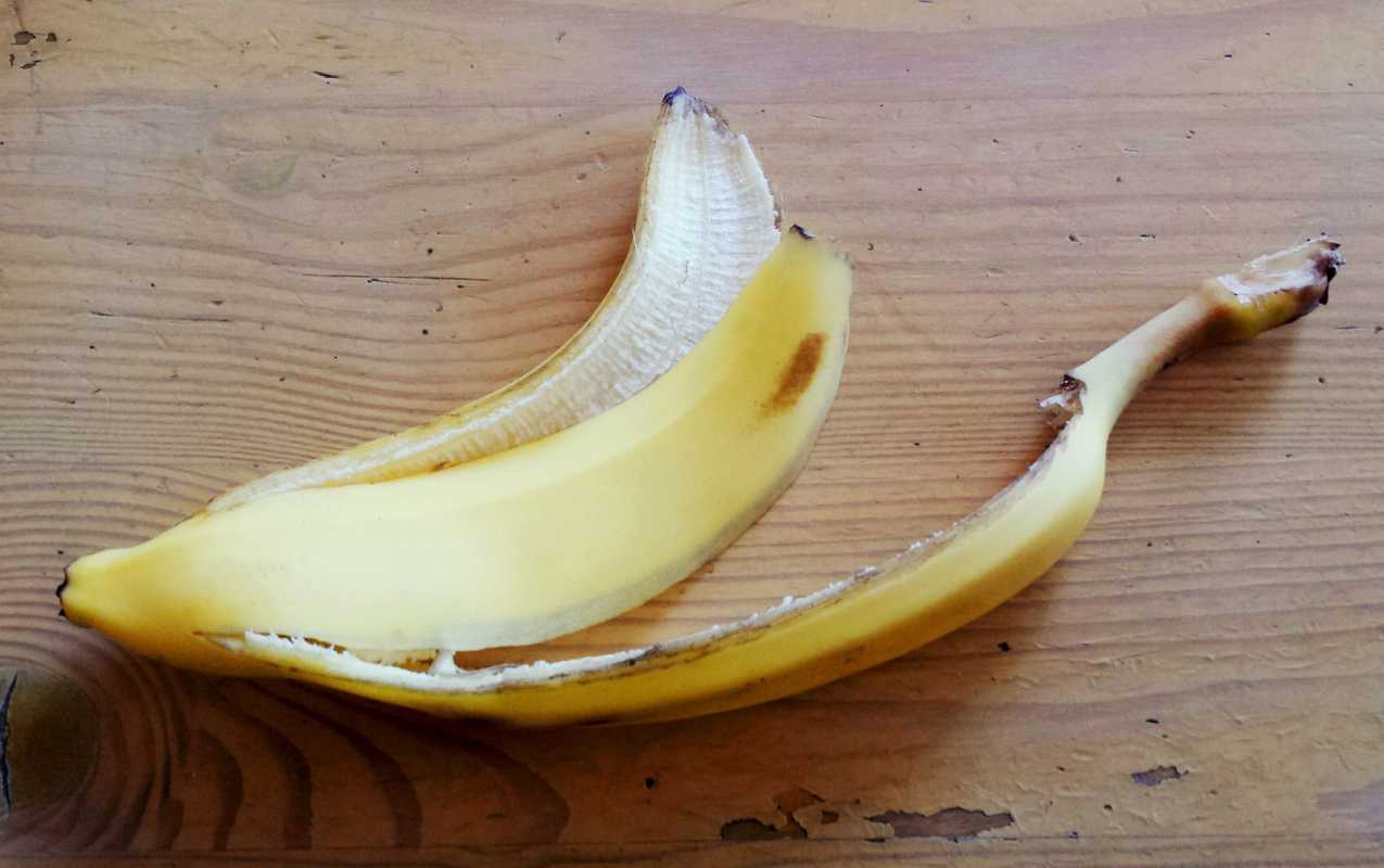 Защо не трябва да използвате бананова кора като тор за стайни растения