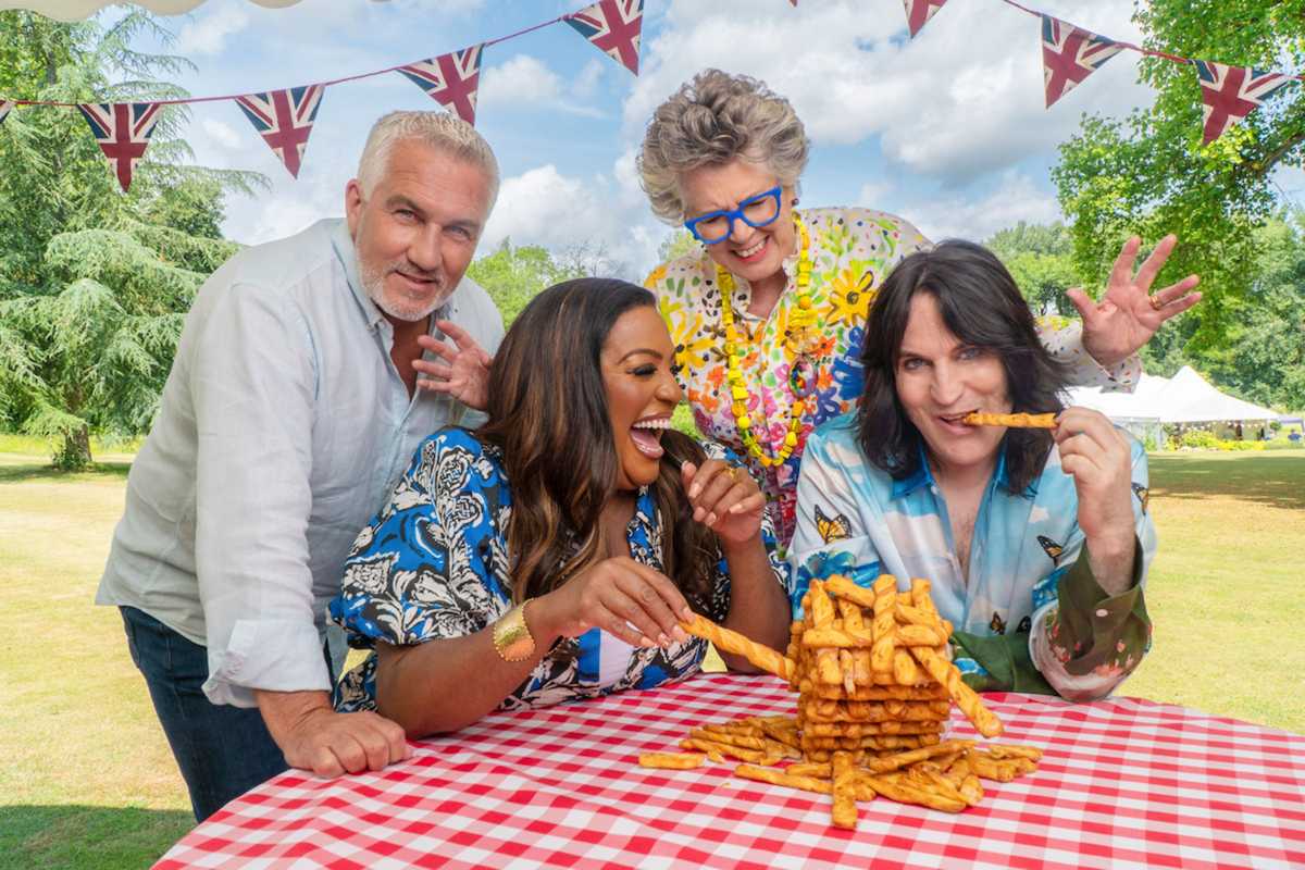 يعود 'The Great British Baking Show' إلى Netflix للموسم الرابع عشر، وهذا هو الوقت المناسب