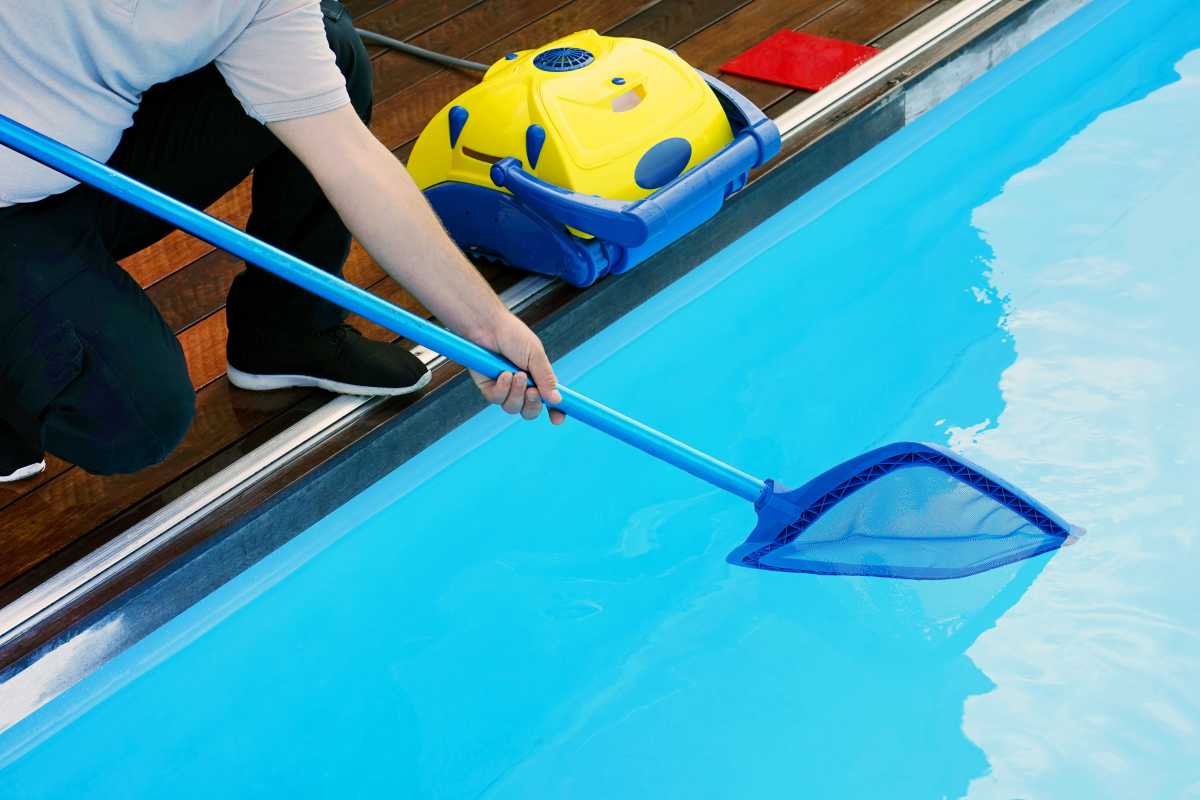 Ako čistiť bazén a navyše potrebné tipy na údržbu
