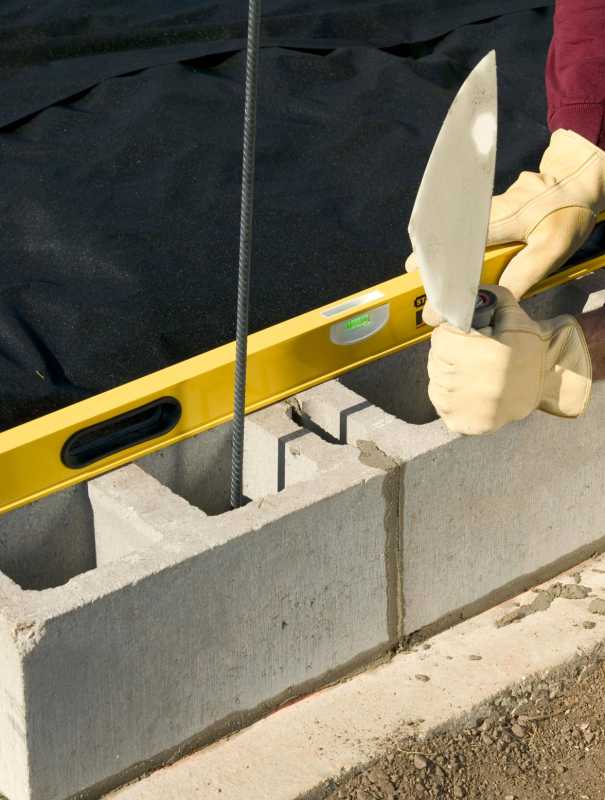 Kā izveidot betona bloku atbalsta sienu