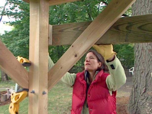Cómo construir un puente para un fuerte de árboles