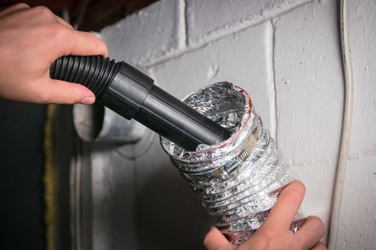 Как очистить вентиляционное отверстие сушильной машины как внутри, так и снаружи