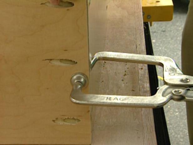 carterCAN-2433823-HCCAN-102_Pantry_3-clamps