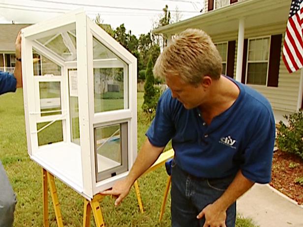 Hur man monterar och installerar ett trädgårdsfönster