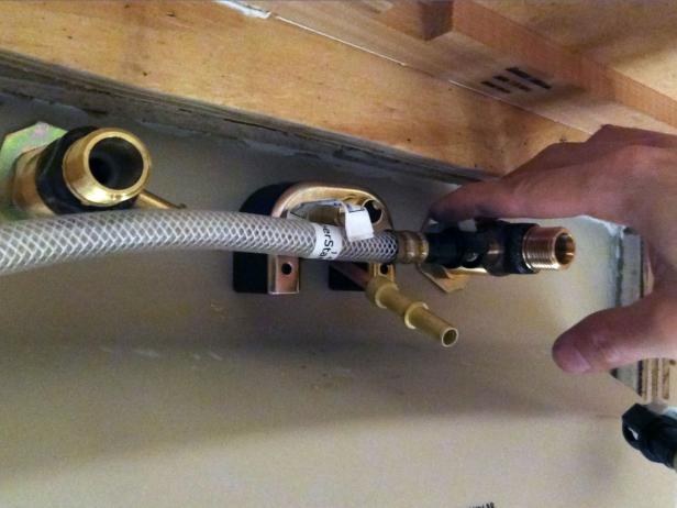 CI-Dylan-Eastman_faucet-replacement-hook-up-water-lines_h