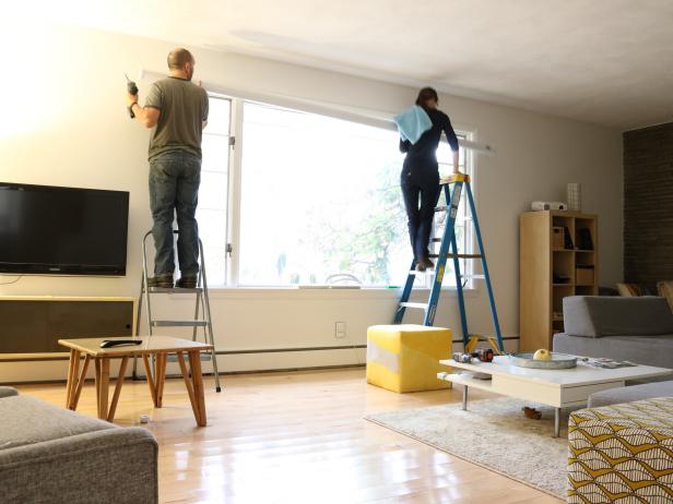 Възползвайте се максимално от преживяването на медийната стая в дома с добавянето на монтиран на стена или таван проекционен екран.