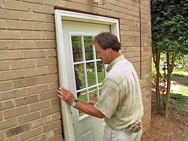Nivel para marcar líneas de plomada para puerta exterior preinstalada