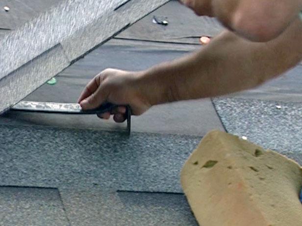 채광창의 지붕 개구부를 자르는 방법
