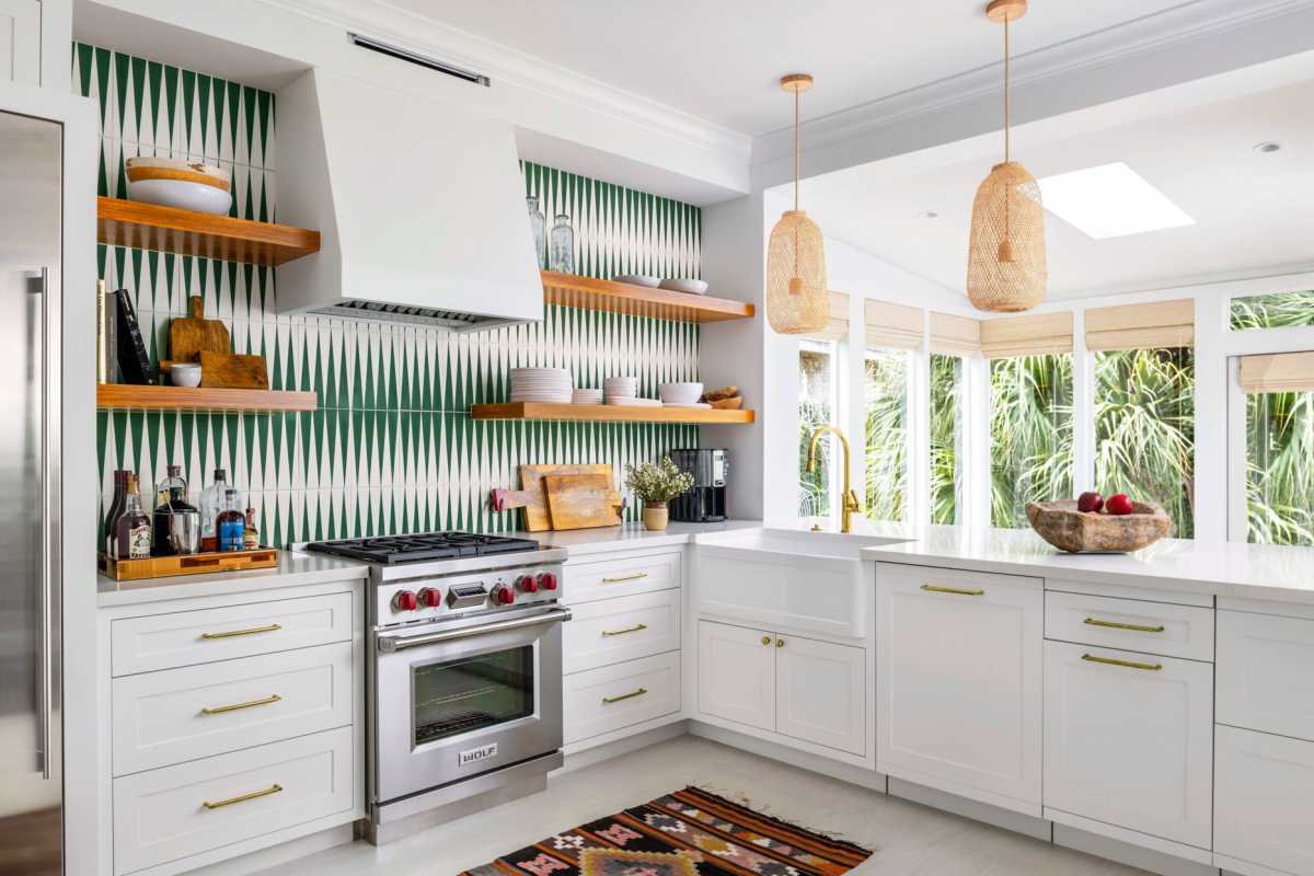 Как использовать кухонные подвески для красивого освещения пространства