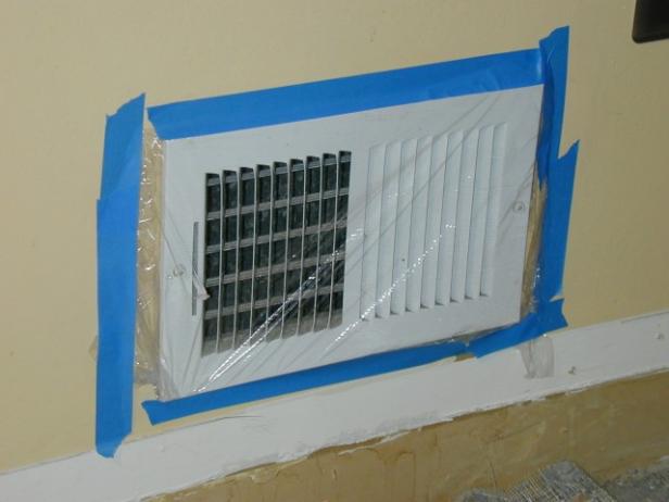 Cubra las rejillas de ventilación para evitar que entre polvo en el sistema.