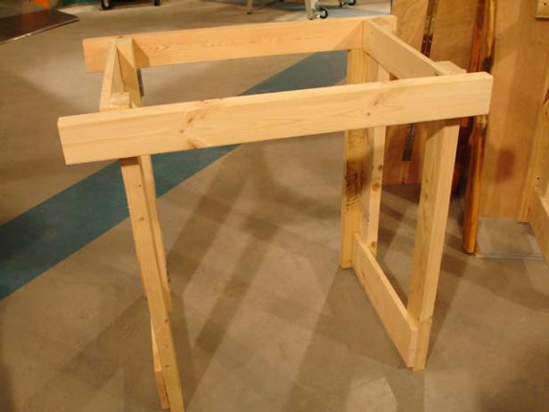 hacer la parte superior del banco de trabajo con una pieza de madera contrachapada