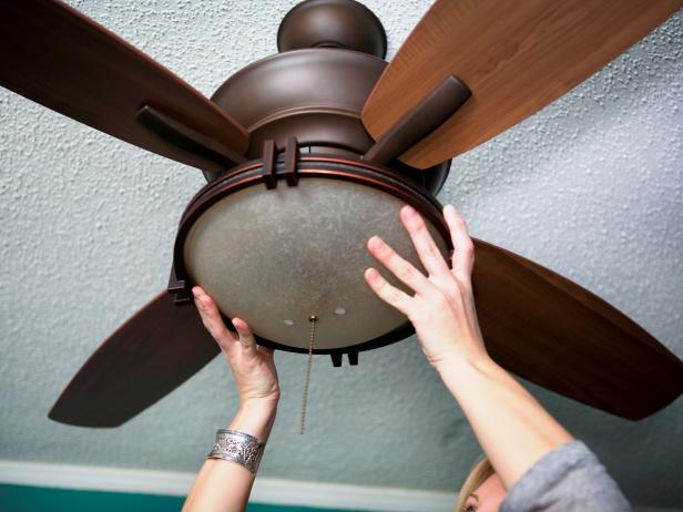 Ultimate-How-To-Orginal-Ceiling-Fan_attach-globe_s4x3