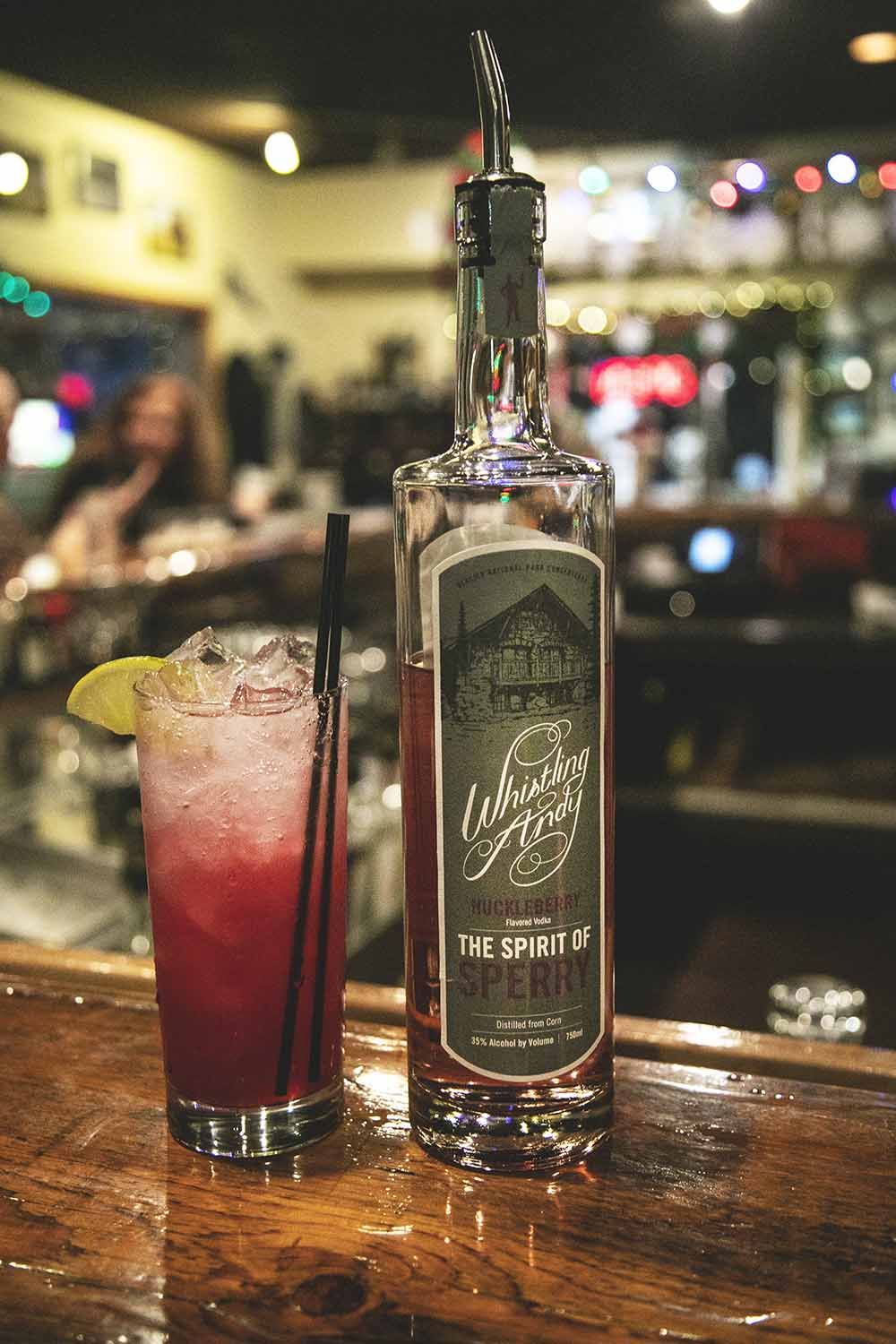 Huýt sáo Andy Distilling’s The Spirit of Sperry huckleberry vodka
