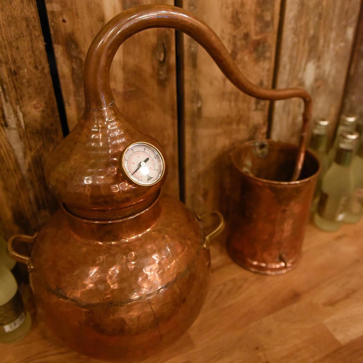 Vario elementai vis dar rodomi „Micil Distillery“ / Nuotraukų leidimas „Micil“