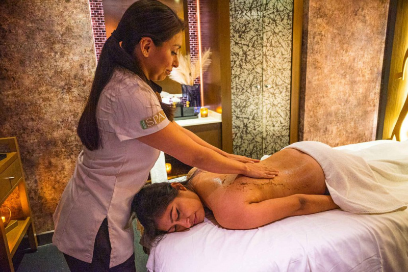   Wine Therapy for Couples, The Royal Spa at Royalton CHIC Resorts
