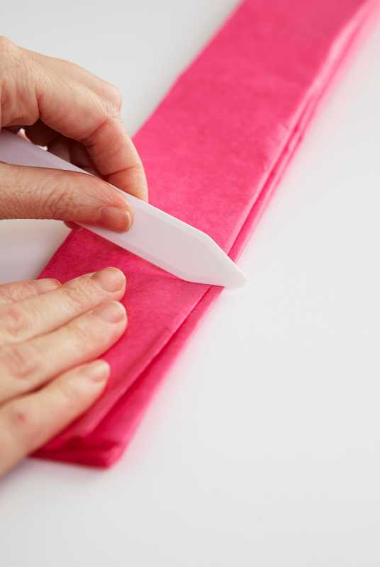 So basteln Sie in nur 4 Schritten DIY-Pom-Poms aus Seidenpapier