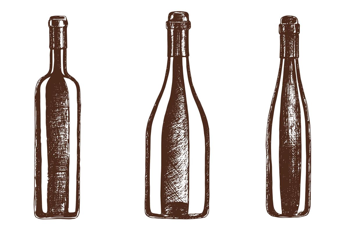 Las tres formas principales de botella para vino tranquilo, de izquierda a derecha: Burdeos, Borgoña y flauta (también conocida como botella Mosel) / Getty