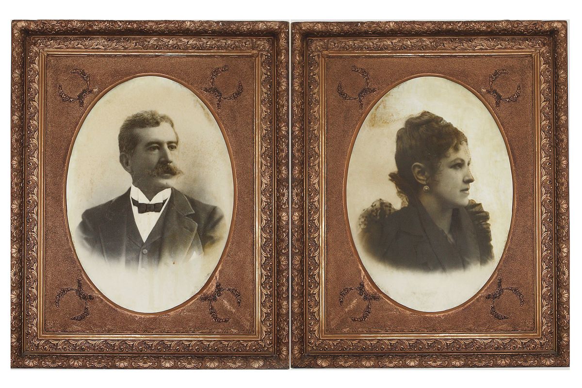 Daguerrotipos de hombre y mujer en marcos de latón