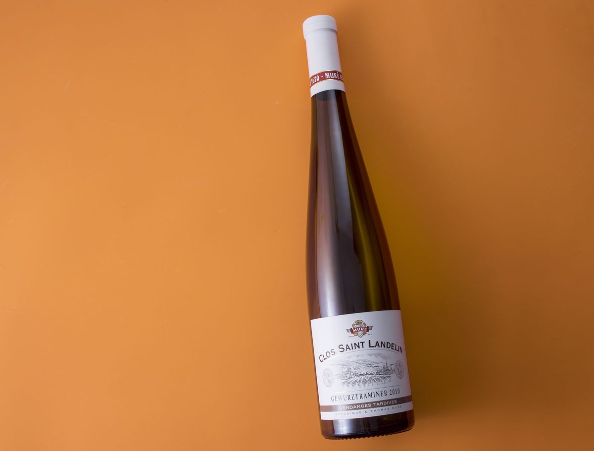O sticlă de vin botritizat din Alsacia