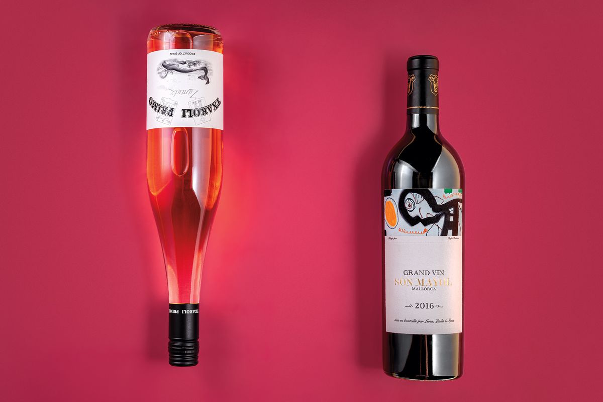 משמאל לימין: Txakoli Primo 2019 Zarautz Rosé (ספרד) ובודגה סון מאיול 2016 Grand Vin (Vi de la Terra Mallorca)