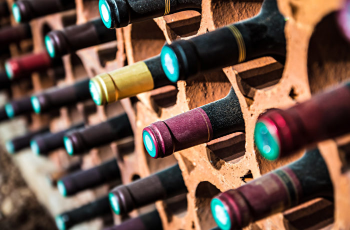 Kuinka säilyttää viiniä oikein ja miksi sillä on merkitystä